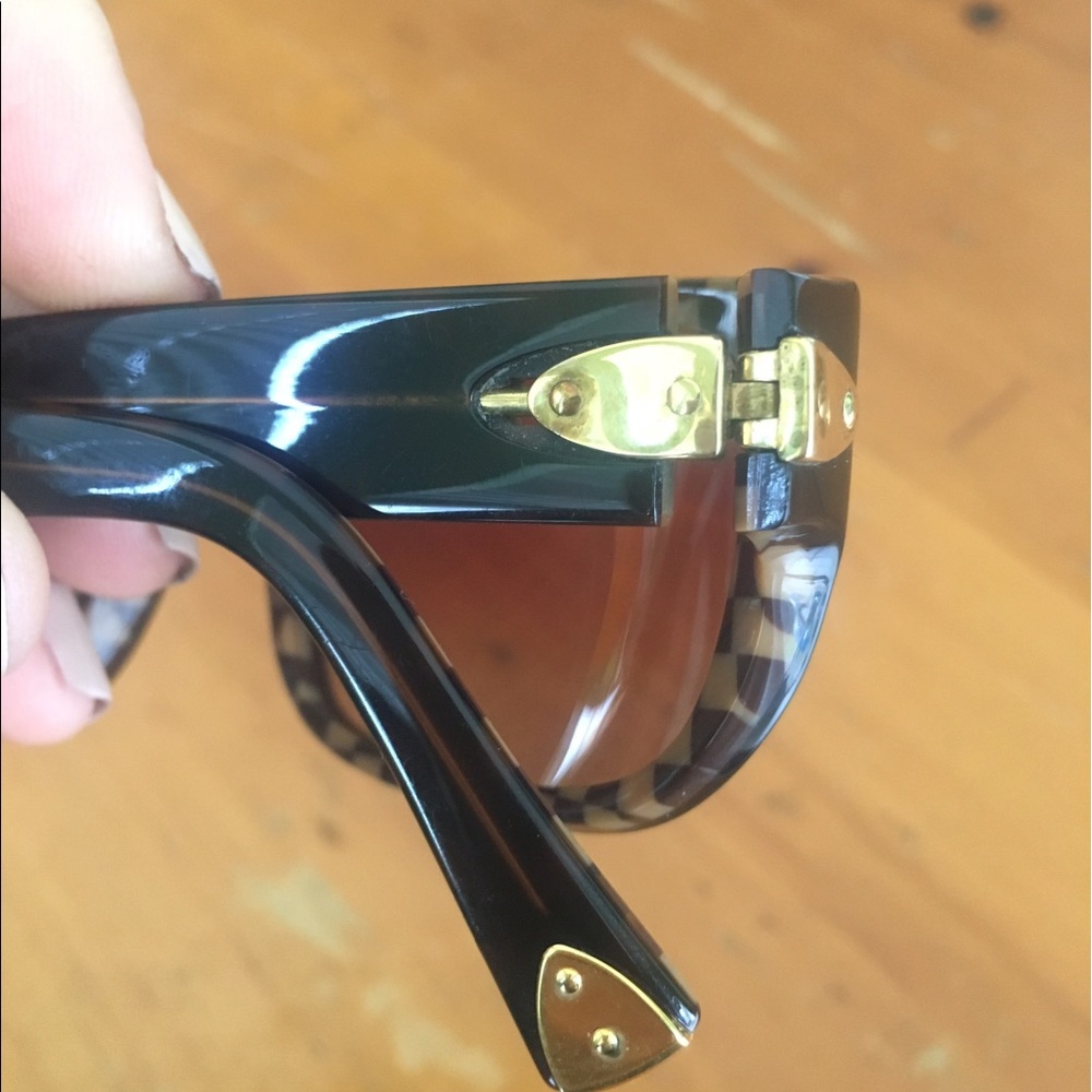 Louis vuitton sunglasses - Picture 2 of 4